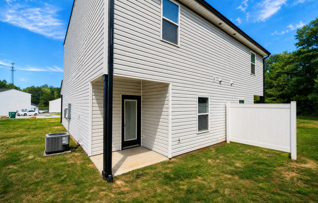 3 beds, 2.5 baths, 1,366 sqft, $1,499, Unit 1392