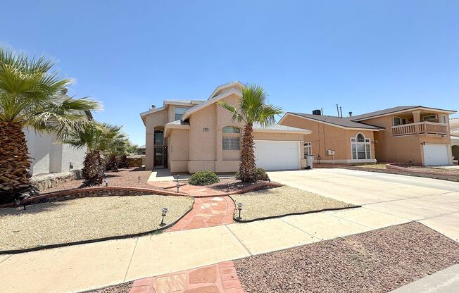 East El Paso 3 bed Refrig A/C w/balcony!