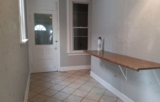 3 beds, 1 bath, $1,250