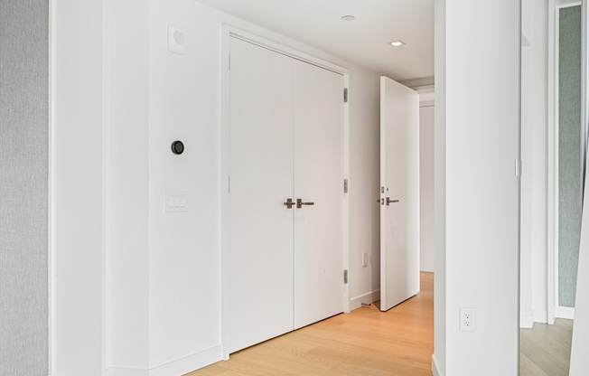 1 bed, 1 bath, 903 sqft, $7,500, Unit 6F