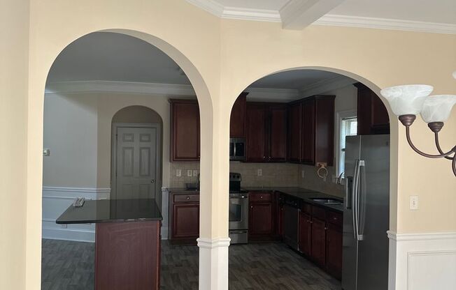 4 Bedrooms, 3 Bathrooms - Home in Stockbridge!