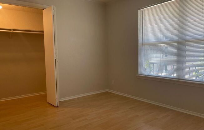 2 beds, 1 bath, 992 sqft, $1,414, Unit ABB-1-221