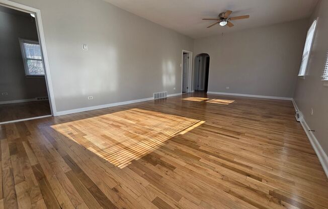 NICE THREE BEDROOM HOME ON NEARLY 1/3 ACRE FENCED YARD IN DENVER! MOVE IN TODAY!