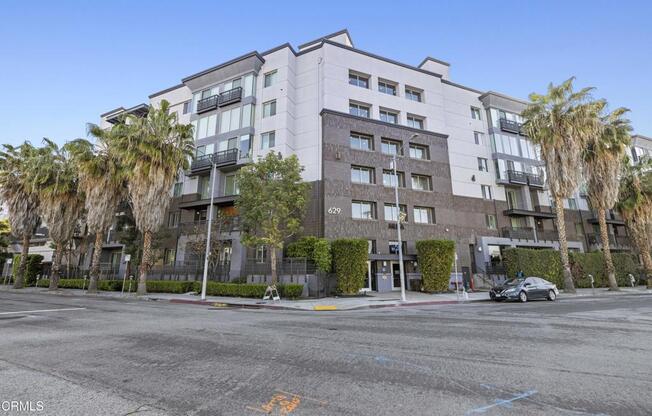 2 beds, 2 baths, 1,430 sqft, $4,000, Unit 611
