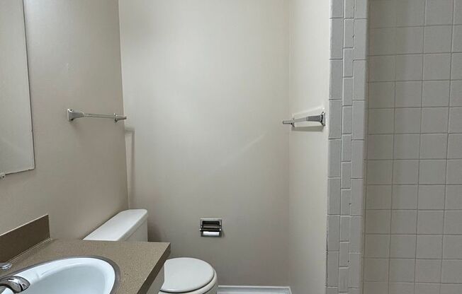 2 beds, 2 baths, 1,200 sqft, $940, Unit #12