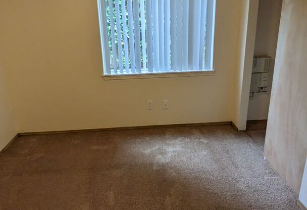 1 bed, 1 bath, 650 sqft, $1,325, Unit 05