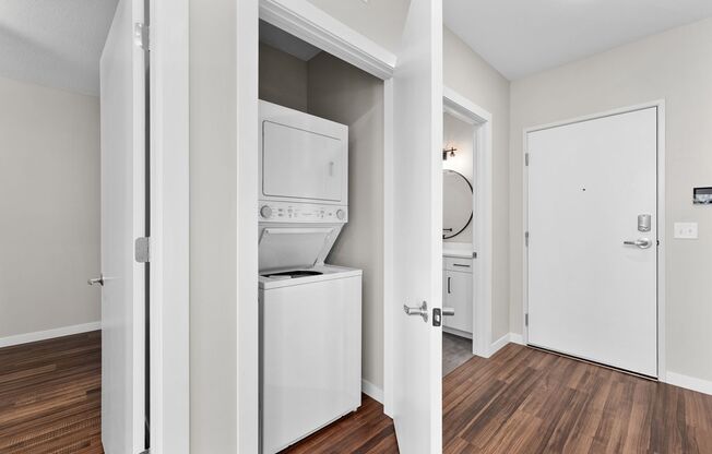 1 bed, 1 bath, 705 sqft, $1,350, Unit 518