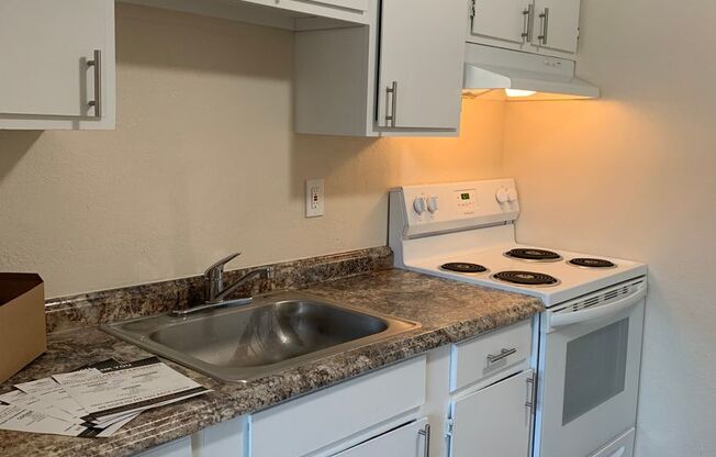 1 bed, 1 bath, 620 sqft, $1,250, Unit 3260 D