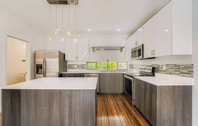 Modern 2-Bed, 2-Bath Townhome in Rainier Beach – Exceptional Light, Design & Location