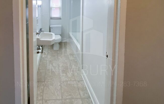 1 bed, 1 bath, 564 sqft, $725, Unit T 15