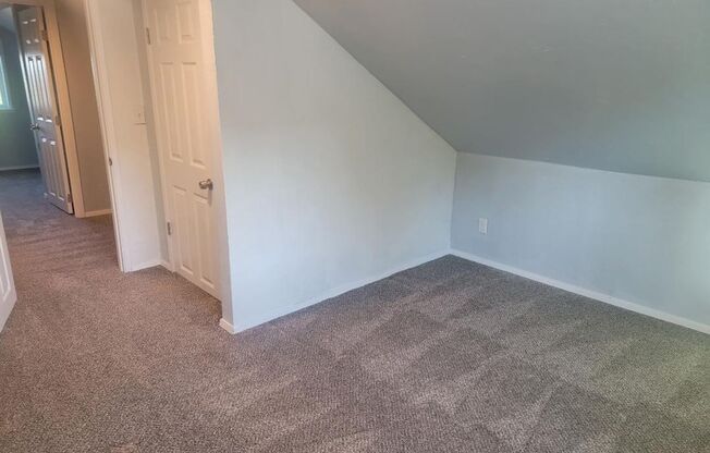 4 beds, 1 bath, $2,595