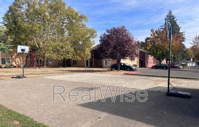 2413 SE 135 AVE