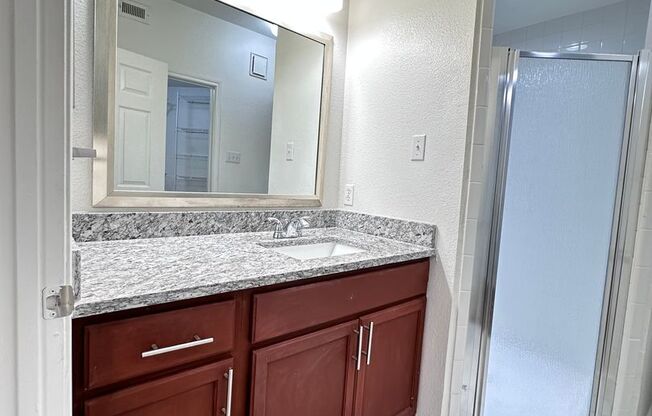 2 beds, 2 baths, $1,595, Unit Unit 411