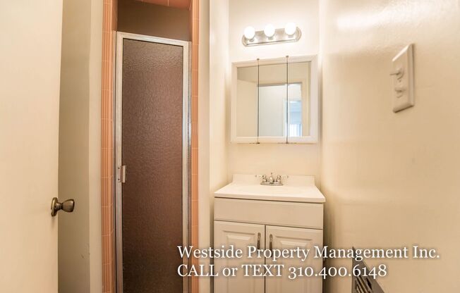 1555 S. Hayworth Ave.