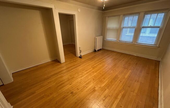 1 bed, 1 bath, $995, Unit 45