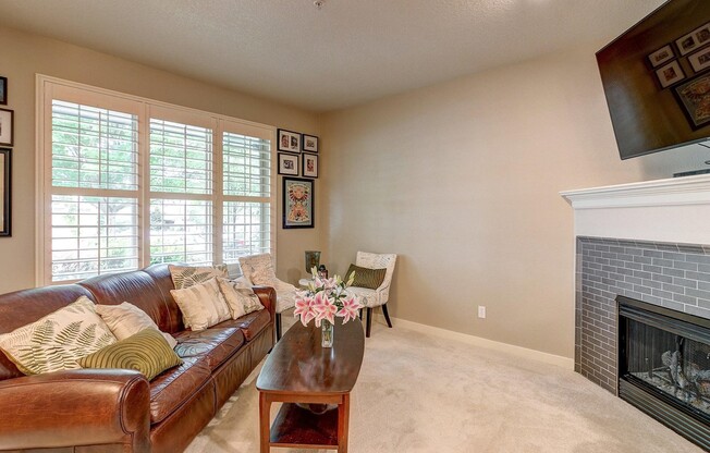 Amazing Location in NW Portland! Gorgeous 2 BD Townhome in Arbor Parc!