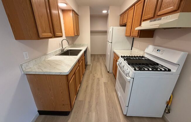 1 bed, 1 bath, $750, Unit 43