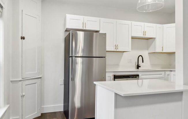1 bed, 1 bath, 550 sqft, $2,100