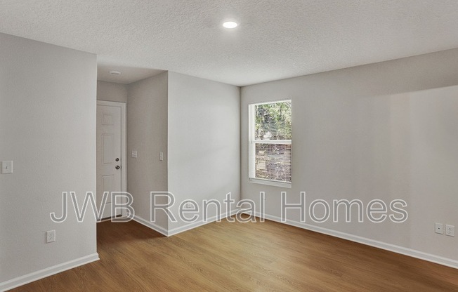 1328 EVERGREEN AVE
