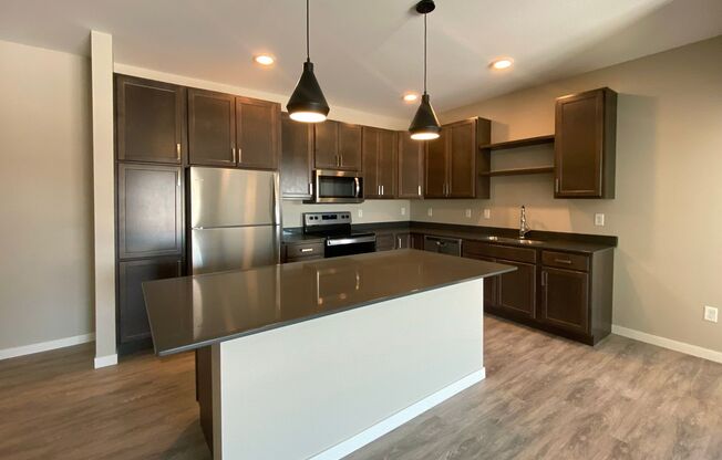 2 beds, 2 baths, 1,044 sqft, $1,420, Unit 204