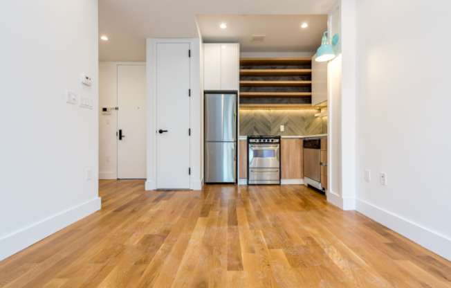 724 5 AVE
