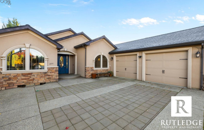 STUNNING 3 Bedroom Home in East Medford!