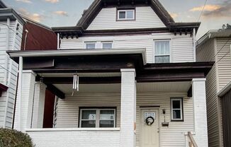 Available July 2024- Beautiful Remodeled Home in the Heart of Allentown!