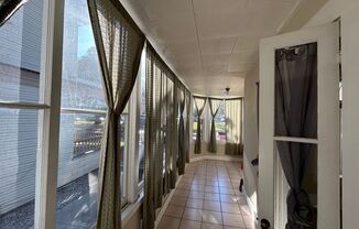 2 beds, 2 baths, $2,200, Unit #B