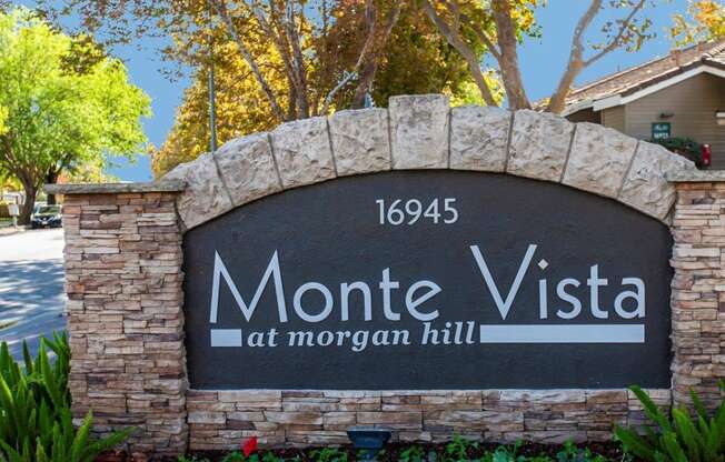 monte vista exterior sign