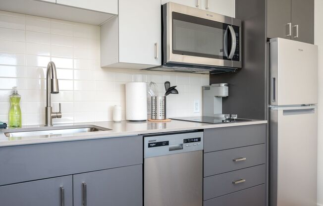 Studio, 1 bath, 351 sqft, $1,349, Unit Unit 408 - Furnished