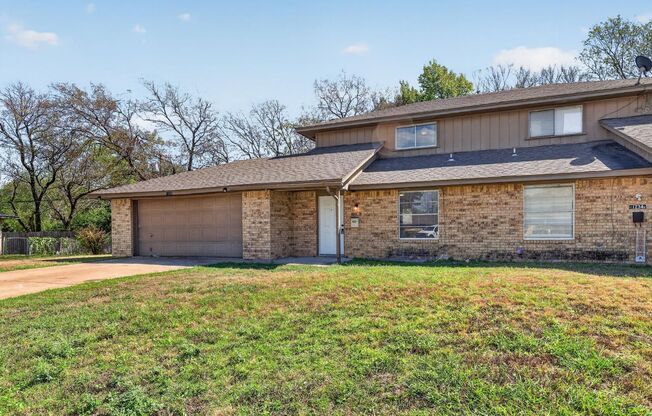 3 Bed 2 Bath Two Story Duplex in Duncanville!