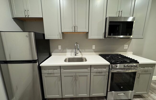 Studio, 1 bath, 349 sqft, $1,850, Unit 302