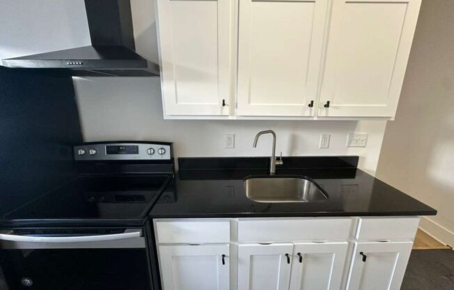 1 bed, 1 bath, 600 sqft, $1,050, Unit Unit 202