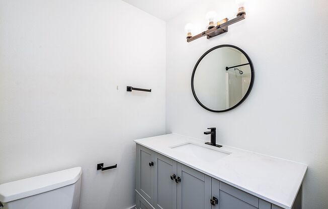 1 bed, 1 bath, 700 sqft, $1,599, Unit 1-103