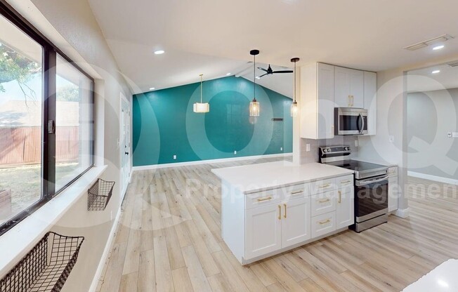 1313 MILFORD DR