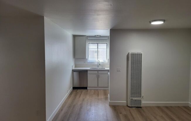 1 bed, 1 bath, $2,295, Unit 12