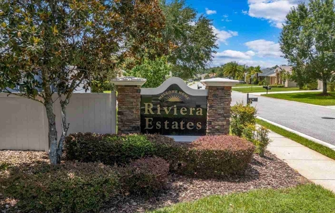 24 RIVIERA ESTS CT