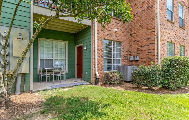 Now Leasing! Highland Village II – Gated and just minutes from LSU