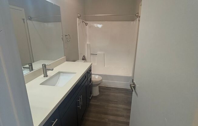 1 bed 1 bath Apartment. 1st month $1500.00 credit.
