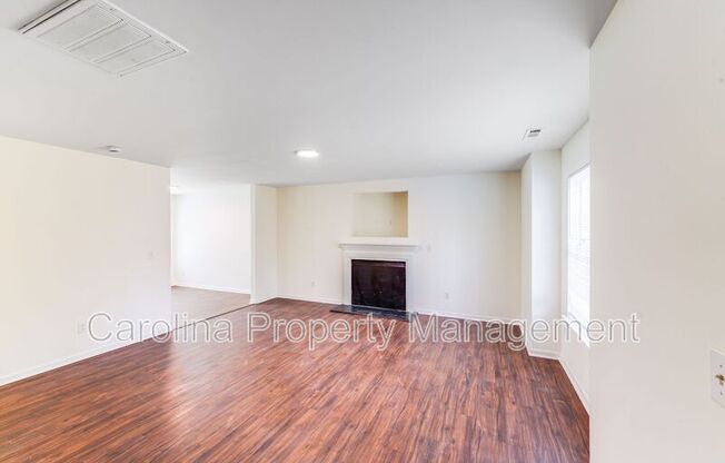 814 MT HOLLY HUNTERSVILLE RD