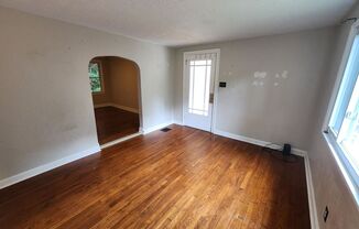 3 beds, 1 bath, $1,295