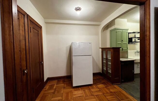 Studio, 1 bath, 400 sqft, $825, Unit 309