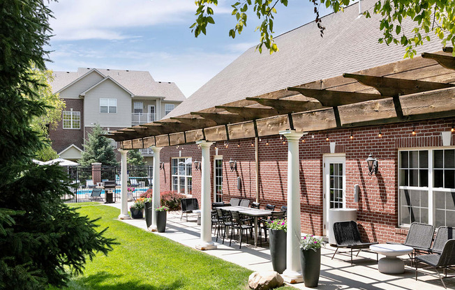 Outdoor Lounge Area at The Landings in Bellevue, NE