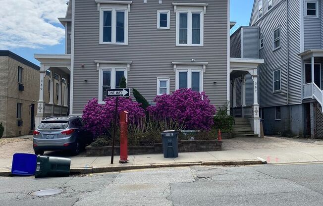 387-389 Angell
