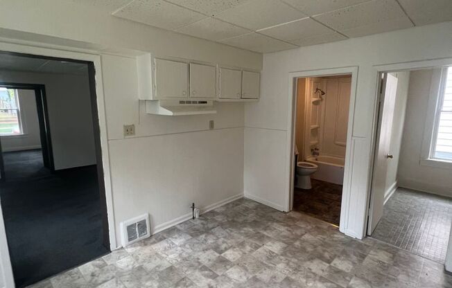 2 beds, 1 bath, $725, Unit #1