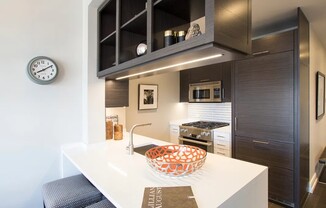 551 10 AVE