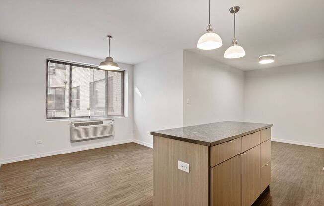 1 bed, 1 bath, $1,750, Unit 322