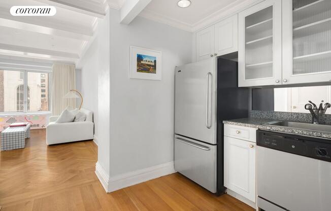 1 bed, 1 bath, 733 sqft, $5,995, Unit 9H