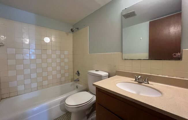 2 beds, 1 bath, $950, Unit A1335-04