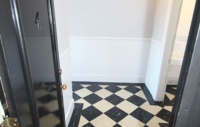CHARMING 3 BEDROOM TUDOR REVIVAL APARTMENT W/ PUGET SOUND VIEWS